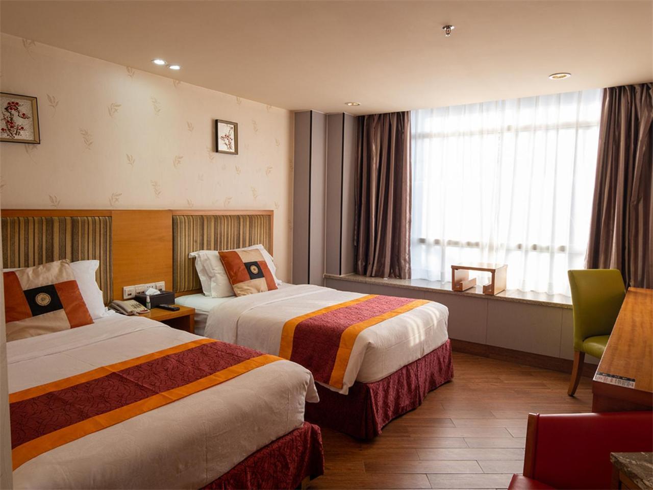 Royal Garden Hotel Guangzhou Exterior photo