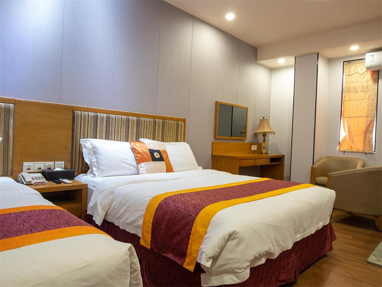 Royal Garden Hotel Guangzhou Exterior photo