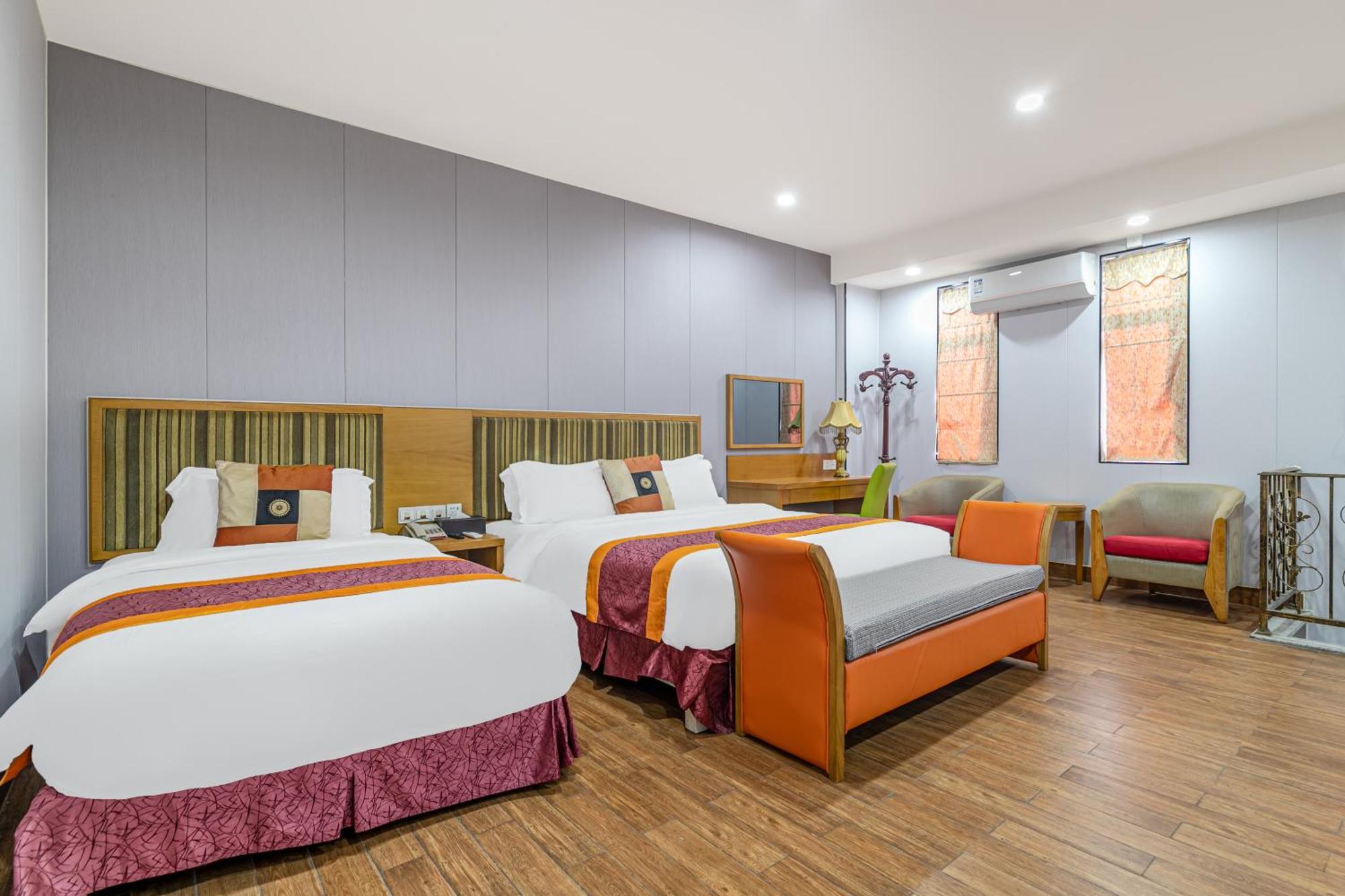 Royal Garden Hotel Guangzhou Exterior photo