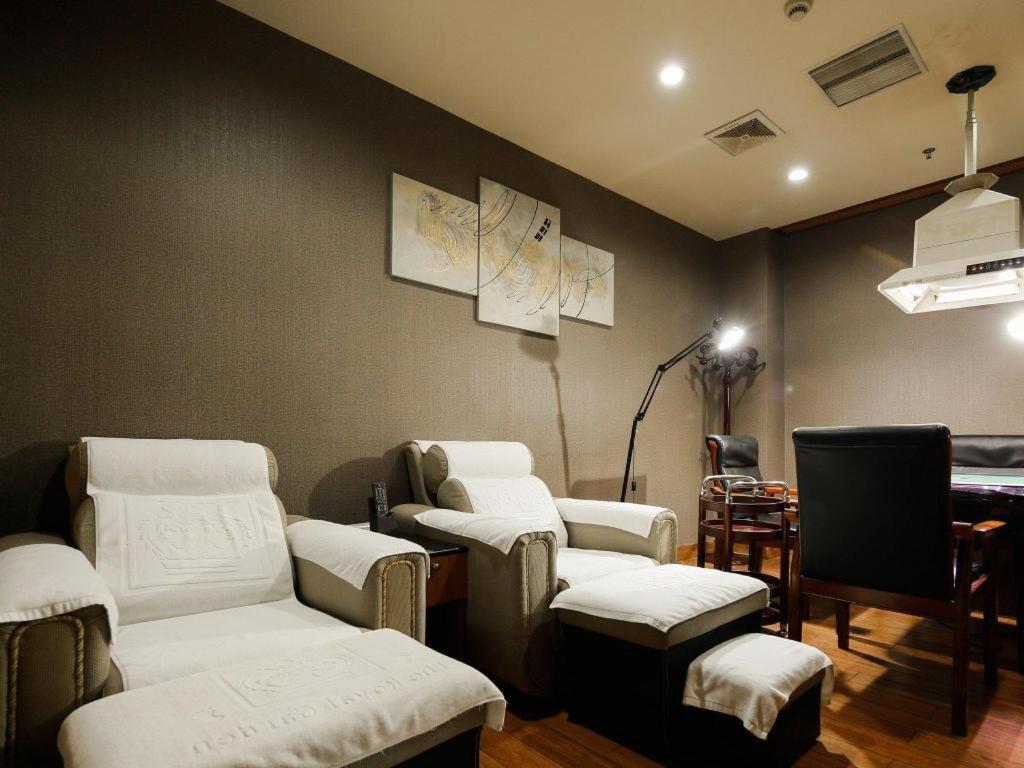 Royal Garden Hotel Guangzhou Exterior photo