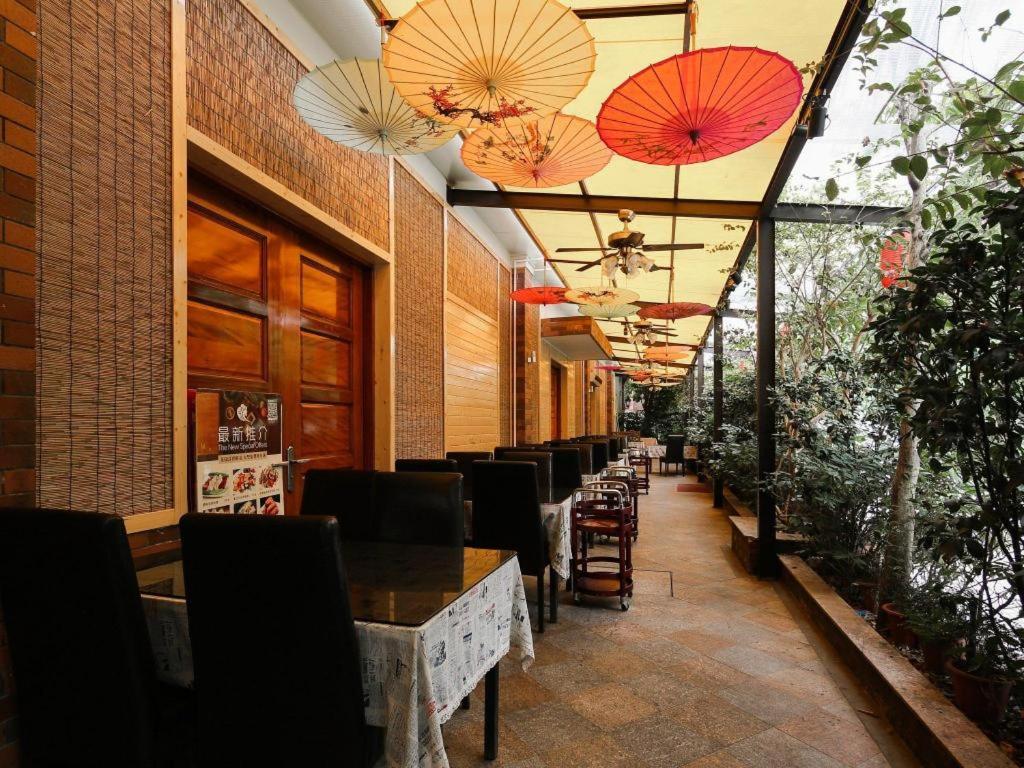 Royal Garden Hotel Guangzhou Exterior photo