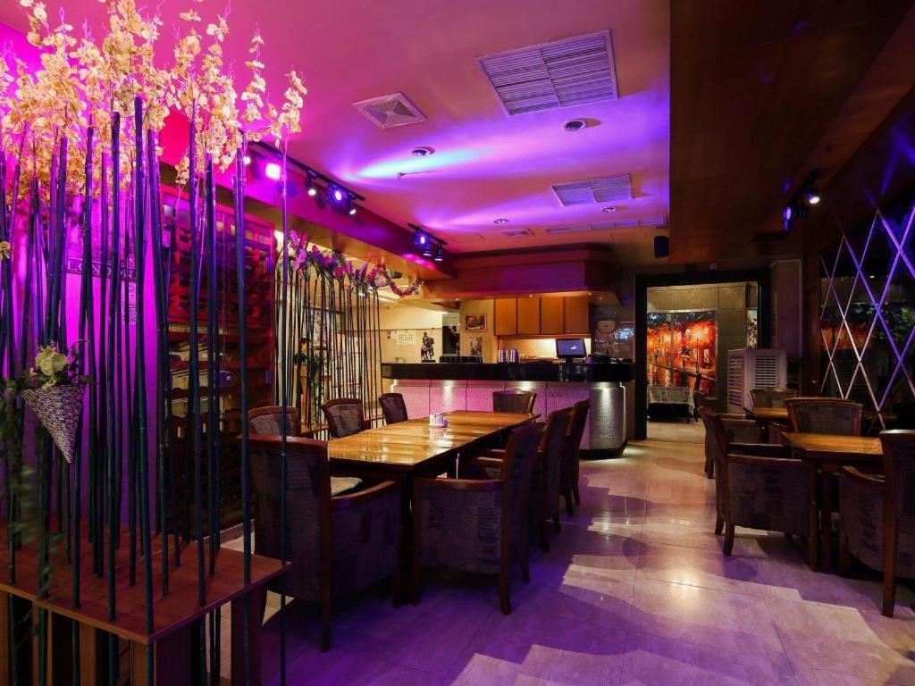 Royal Garden Hotel Guangzhou Exterior photo