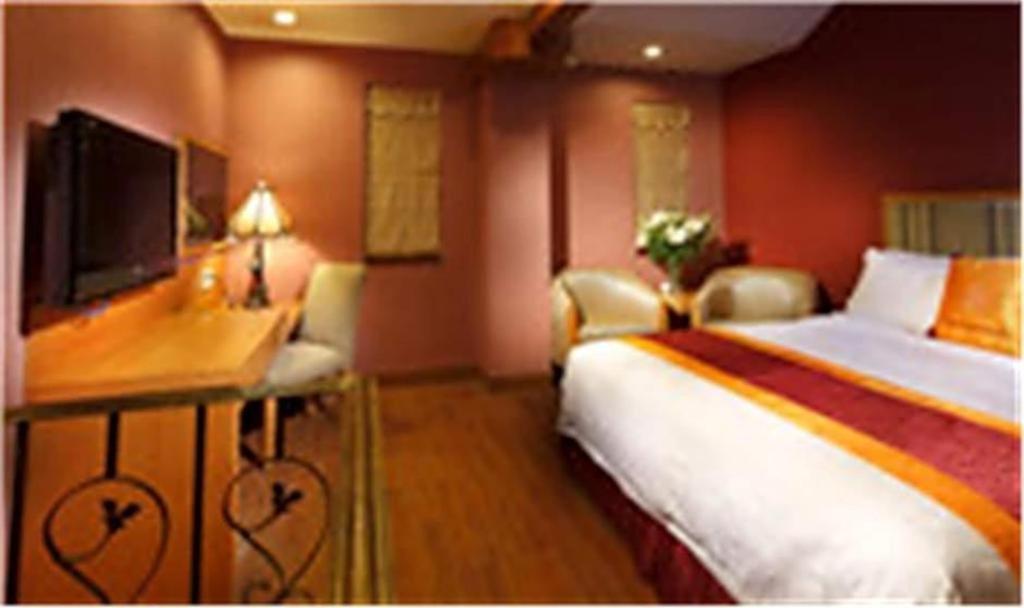 Royal Garden Hotel Guangzhou Exterior photo