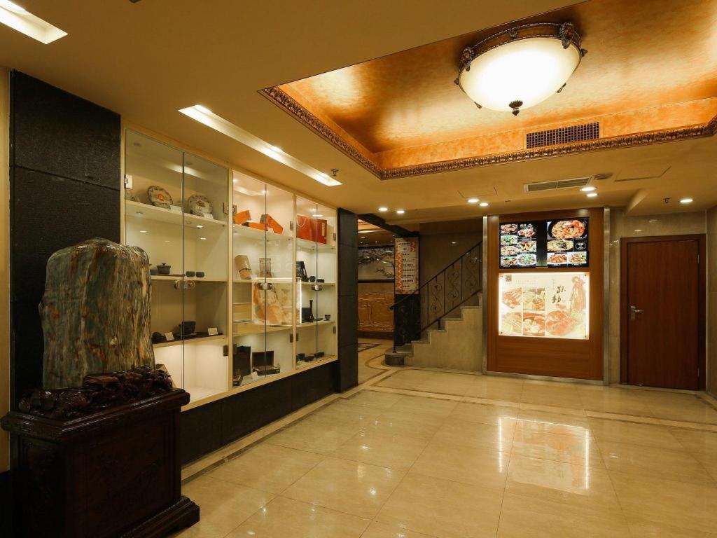 Royal Garden Hotel Guangzhou Exterior photo