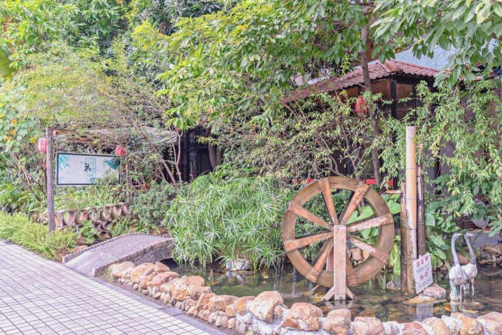 Royal Garden Hotel Guangzhou Exterior photo
